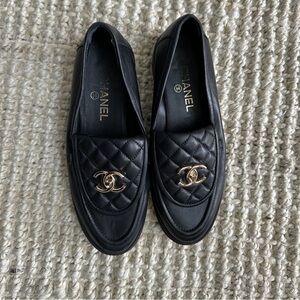 39C CHANEL Black Leather Loafers
